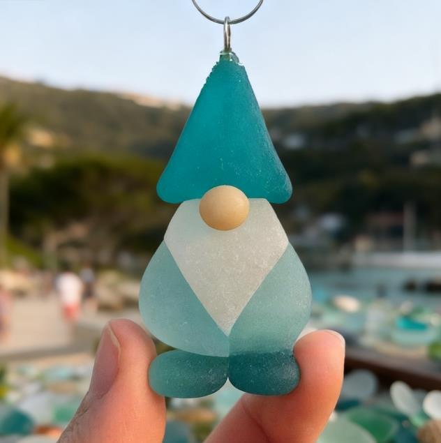 🎄 Coastal Style——Wave-Kissed Whimsy: Handmade Sea Glass Christmas Art Ornaments