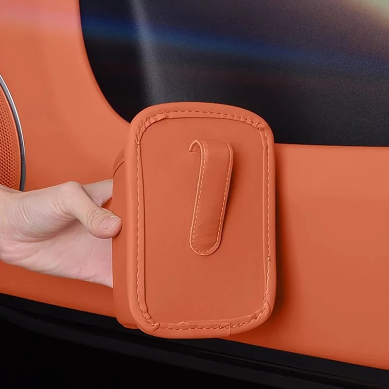 🥳2026 HOT SALE🥳💞50K+ SOLD!🚗🧺 49% OFF! Leather Car Door Cup Holder – Wide‐mouth opening, easy reach for drinks & phone. Clip‐on secure fit. PU leather, tough & stylish. 🛡️✨